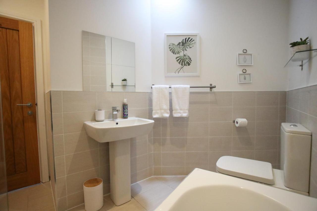 Burgess Yard 2-Bedroom Cottage, באת' מראה חיצוני תמונה