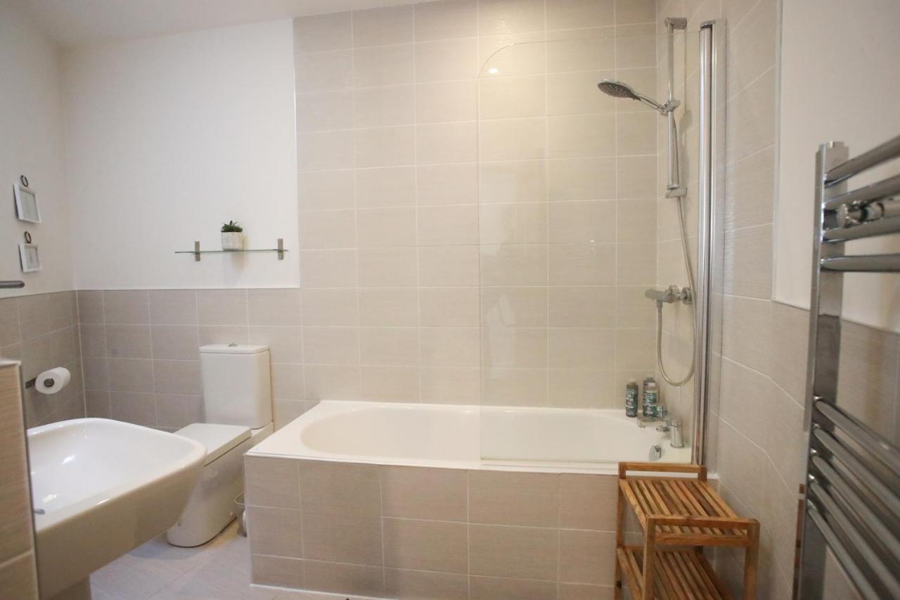 Burgess Yard 2-Bedroom Cottage, באת' מראה חיצוני תמונה